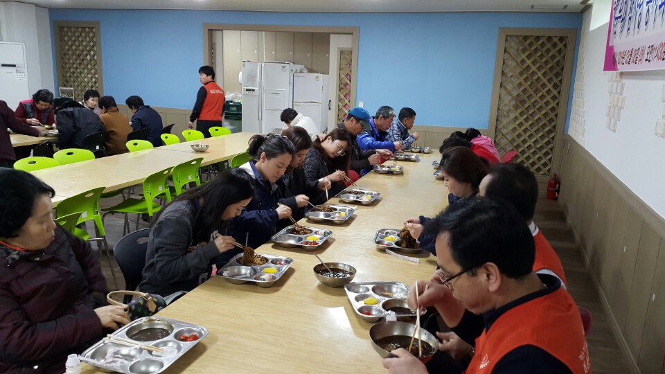 ����� ����ȸ ���� �߽ĳ���