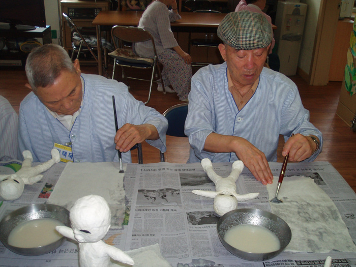 ³ëÀÎÁÖ°£ÁÖ¸»º¸È£¼¾ÅÍ - ´ÚÁ¾ÀÌ ÀÎÇüÀÛ¾÷