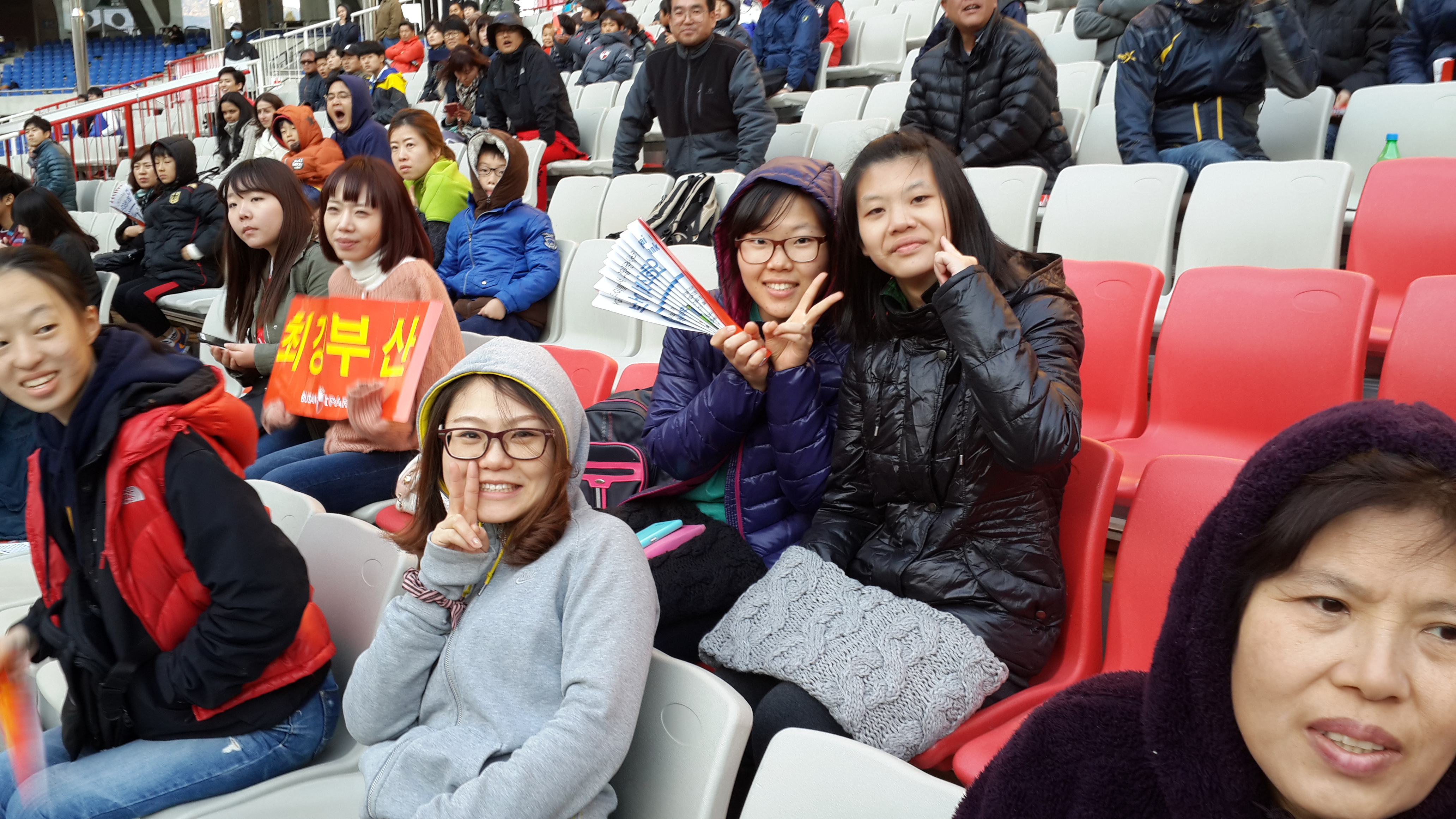 û�ҳ�⸦ �ٶ󺸴� ���� �౸����