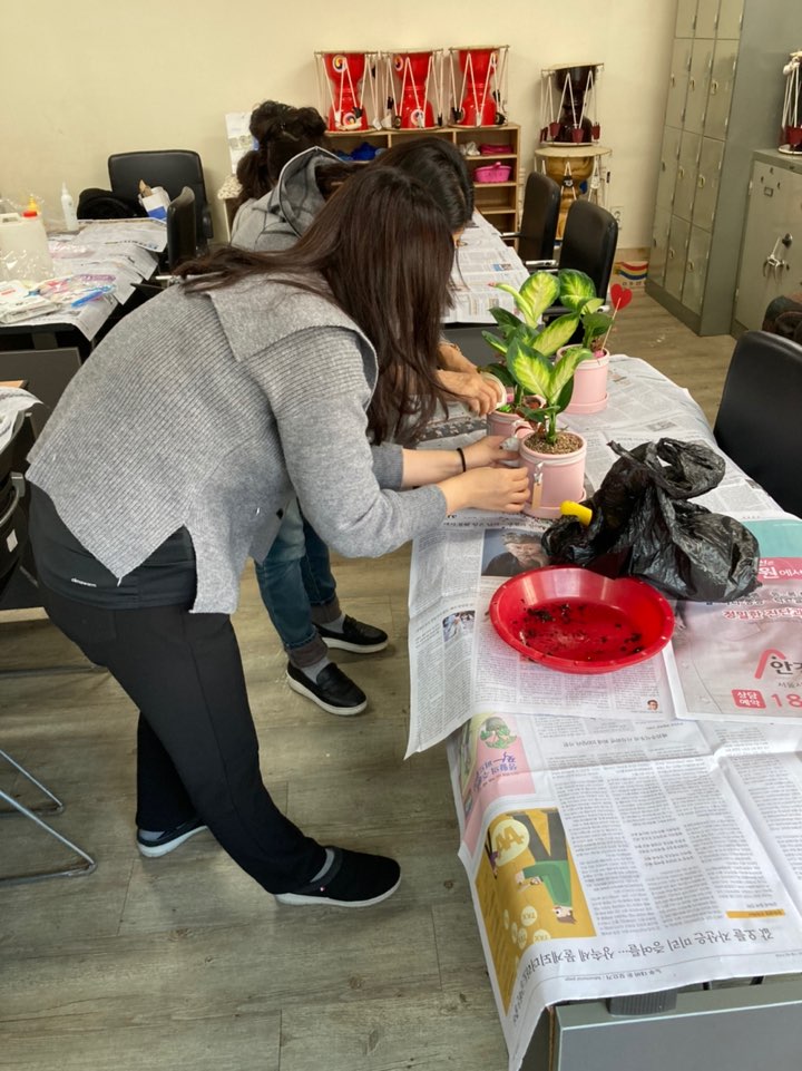 �ݿ�1�� �ΰ����� ����ġ�� ���α׷� \