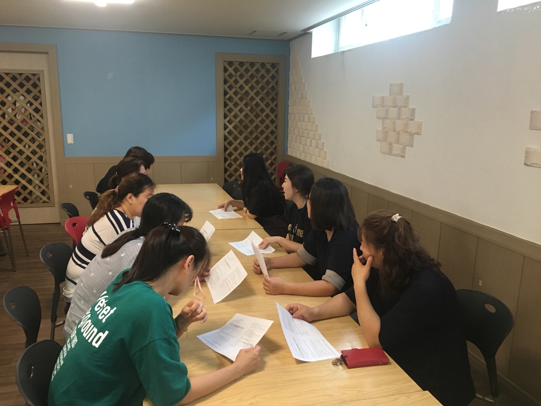 Á¤º¸¿Í Àç´ÉÀ» ³ª´©´Â ÁÖ¹ÎÁ¶Á÷ ¹ÝµéÇб³ 8¿ù ¿ù·Êȸ